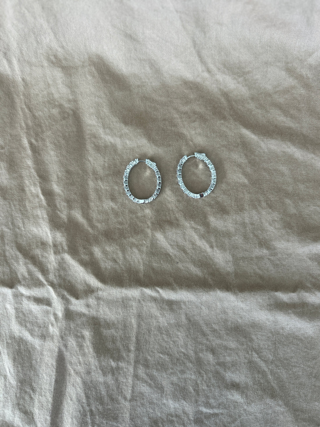 Oval inside out hoops