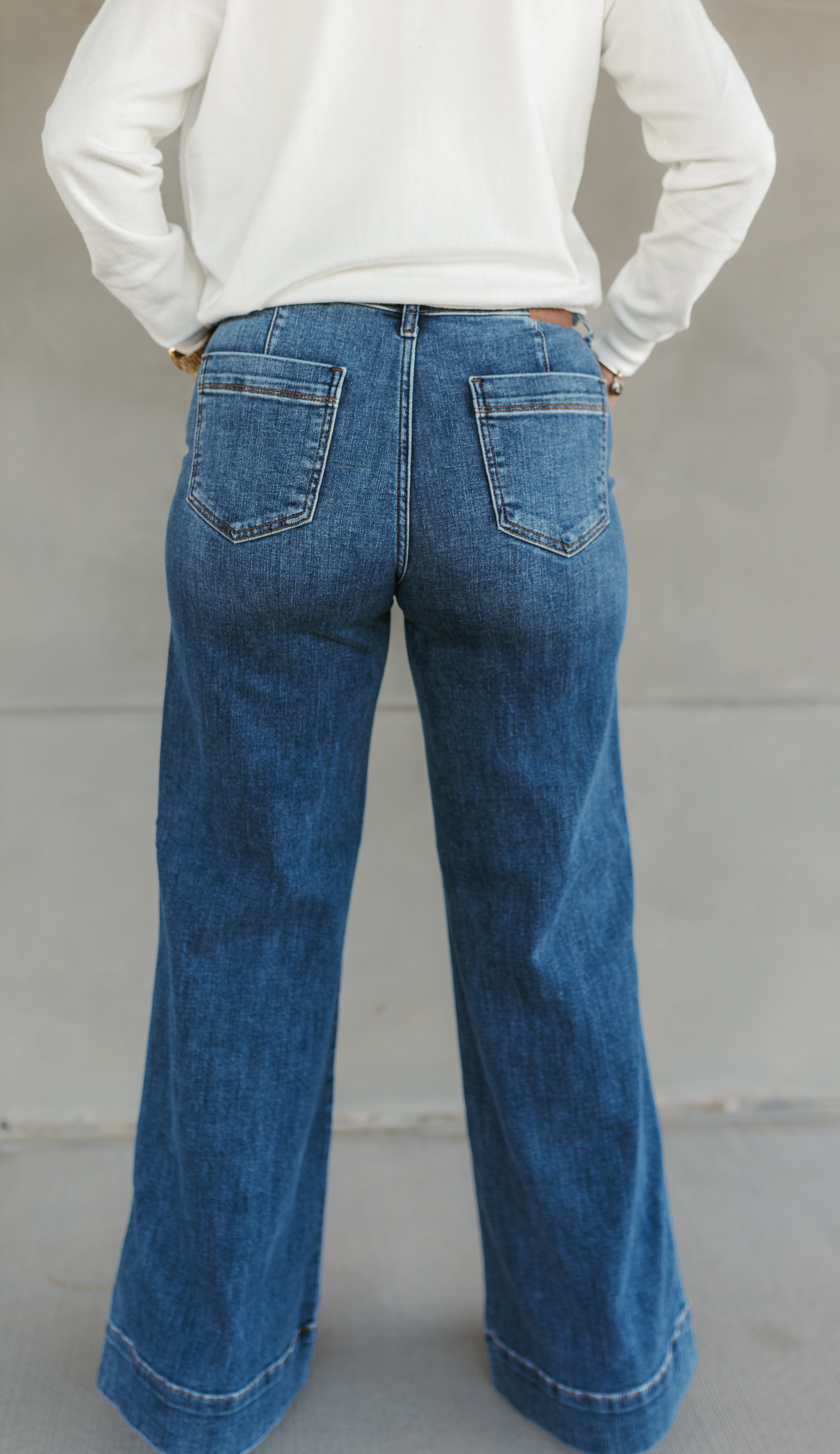 Judy Blue Mid-Rise Wide Jeans