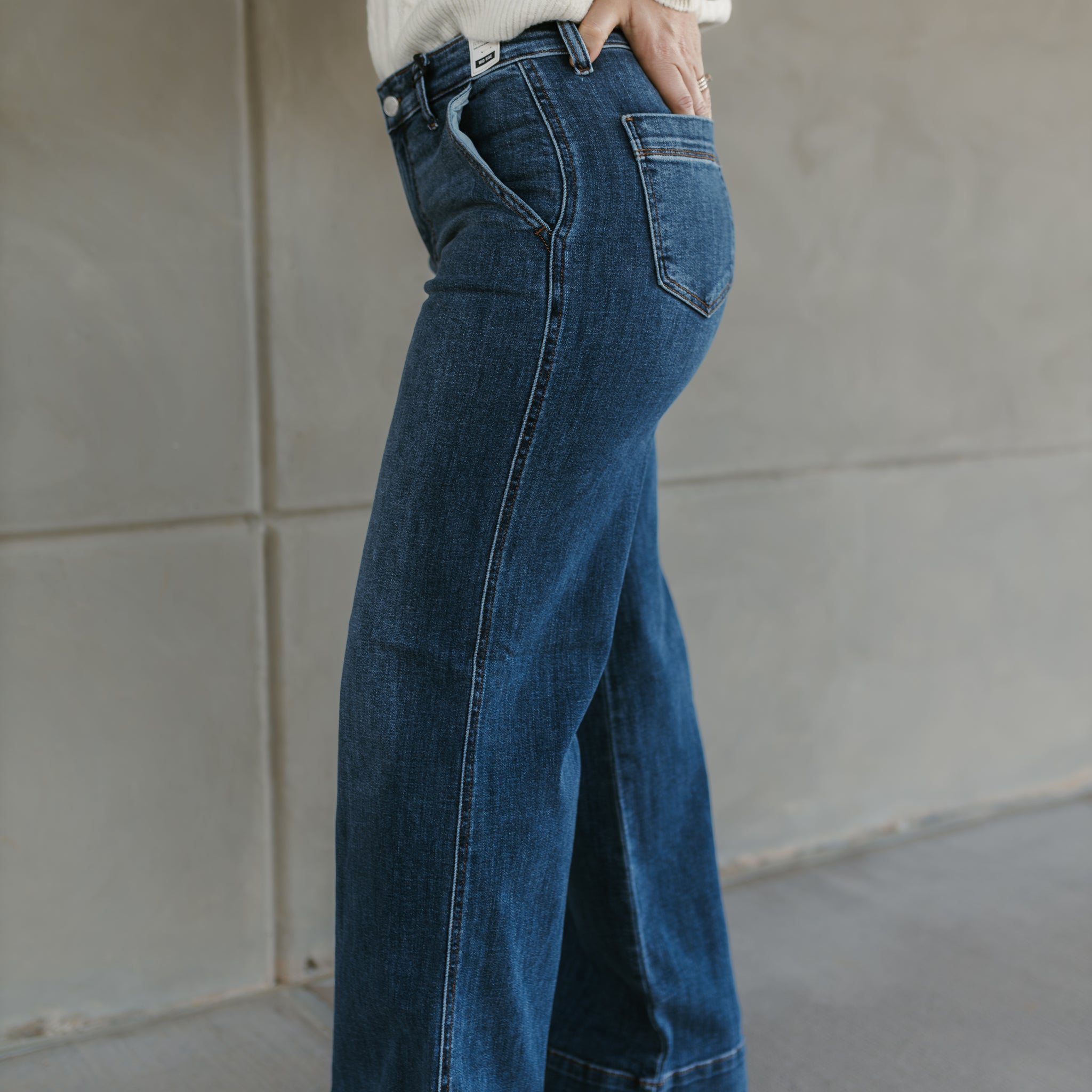 Judy Blue Mid-Rise Wide Jeans
